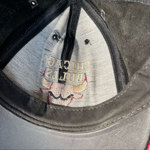 1990s” NBA Chicago Bulls Red/Black Leather Jeff Hamilton Design Strap back Hat - Picture 12 of 16